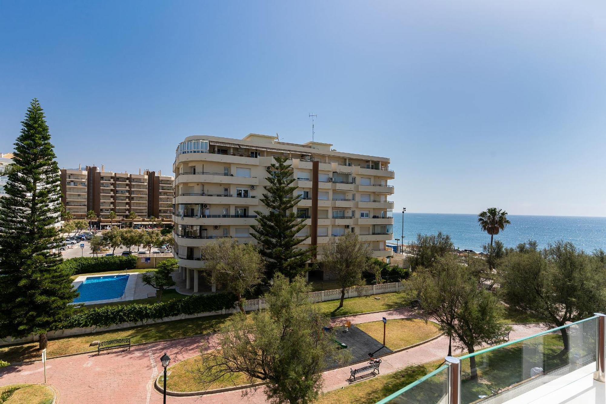 Blonzu Dominicana Fuengirola Ngoại thất bức ảnh